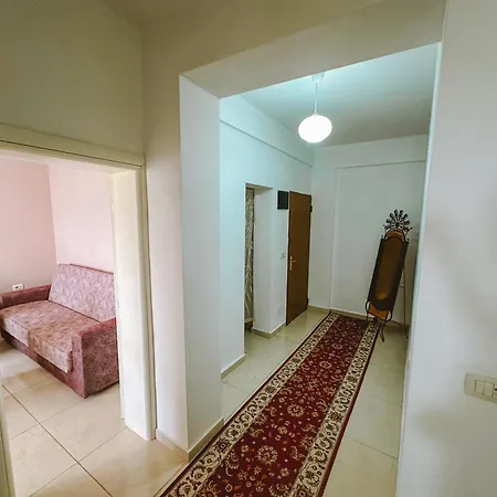 Cozy Retreat With View شقة
