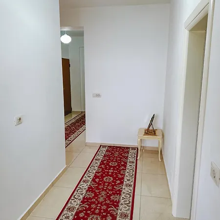 Cozy Retreat With View شقة