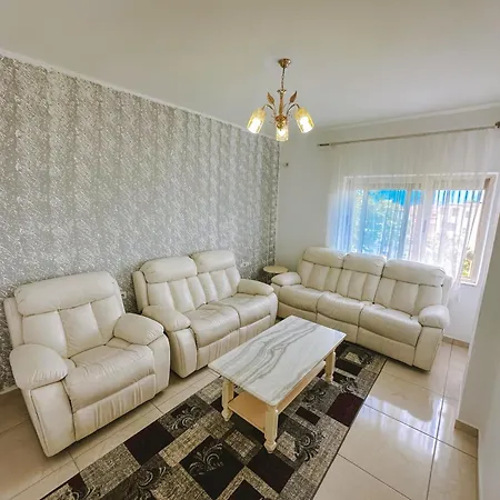 Cozy Retreat With View شكودر